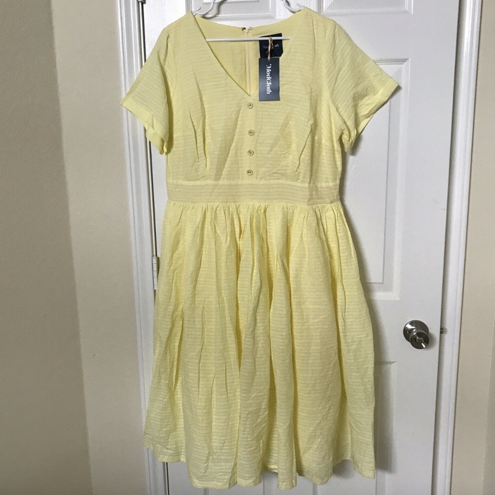 NWT ModCloth Yellow Short Sleeve Dress Size 18